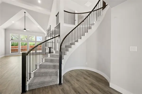 604 S Hidden Lakes Drive, Desoto, TX 75115