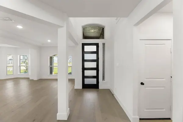 721 S Hidden Lakes Drive, Desoto, TX 75115