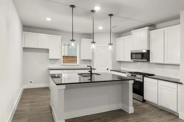 1921 Sapphire Run, Mesquite, TX 75181