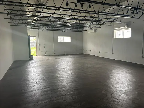 3020 Navaro Street, Dallas, TX 75212