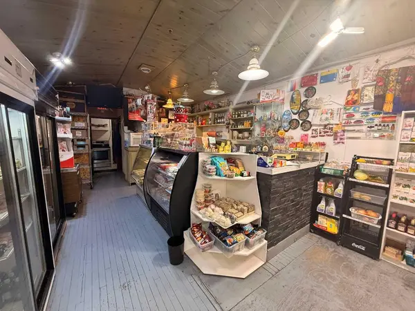 523 Woodpark BLVD SW, Calgary, AB T2W 3N8