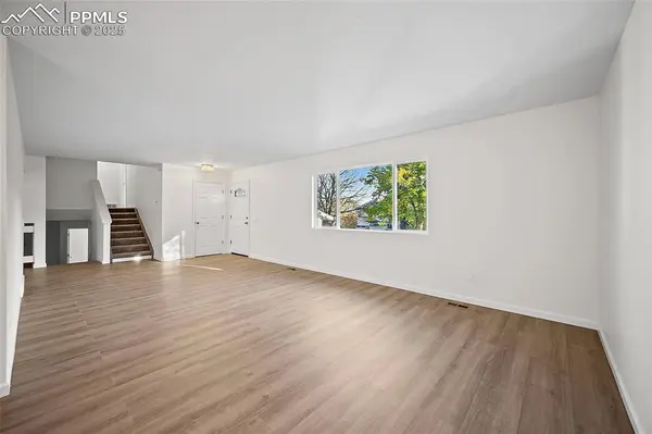 2925 Westcliff CIR, Colorado Springs, CO 80906