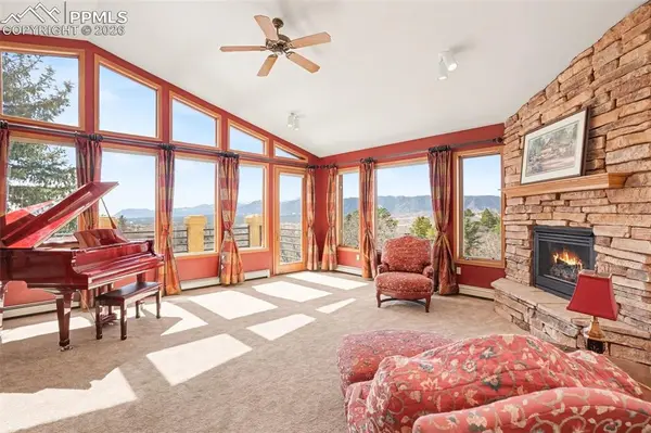 390 Scrub Oak CIR, Monument, CO 80132