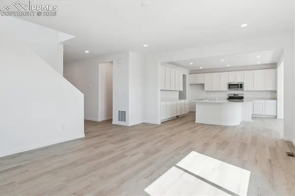 3306 Bella Notte DR, Pueblo, CO 81001