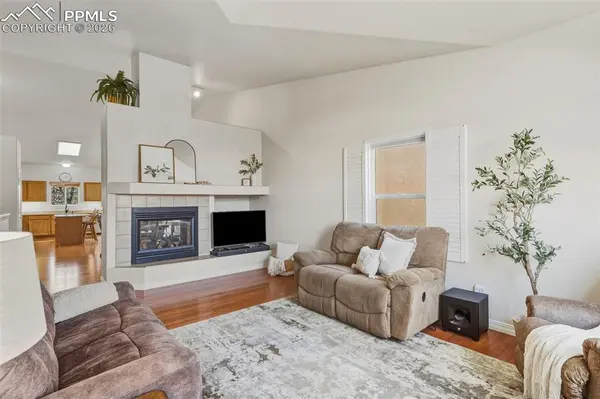 1644 Pinon Glen CIR, Colorado Springs, CO 80919