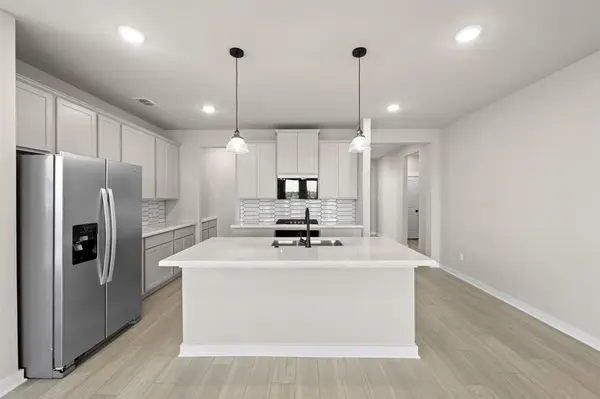 2401 Rams Horn Drive, Waxahachie, TX 75167