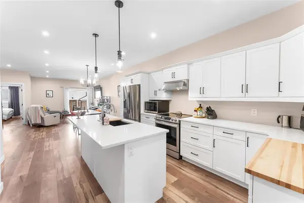 94 Prairie Crossing CT, Niverville, MB R0A 0A1