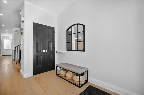 252 Lindsay ST, Winnipeg, MB R3N 1H1