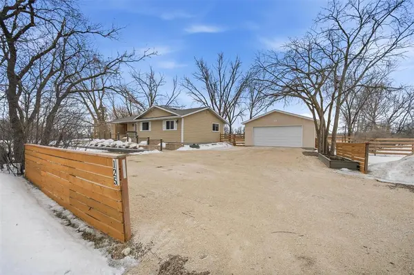 125 Turnbull DR, Winnipeg, MB R3V 1X2