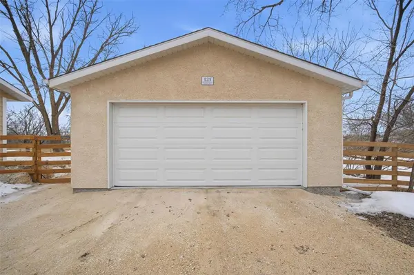 125 Turnbull DR, Winnipeg, MB R3V 1X2