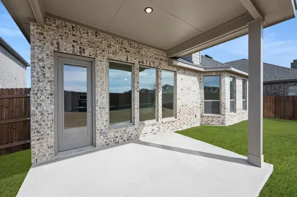 470 Red Maple Road, Waxahachie, TX 75165