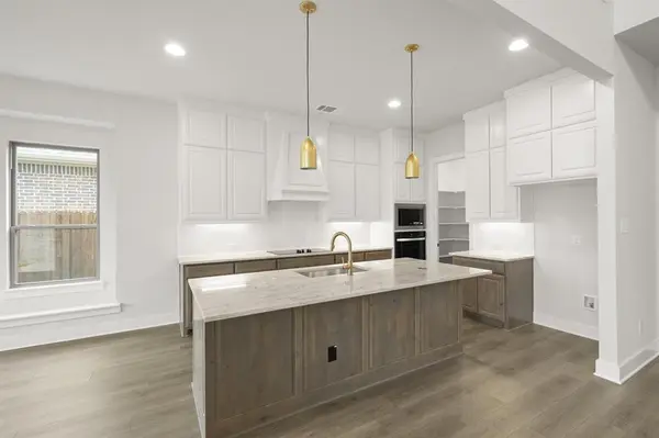 5401 Rowlan Row, Midlothian, TX 76065