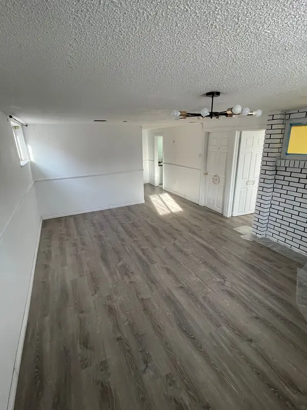 7292 Redfox RD, Mississauga, ON L4T 2L8