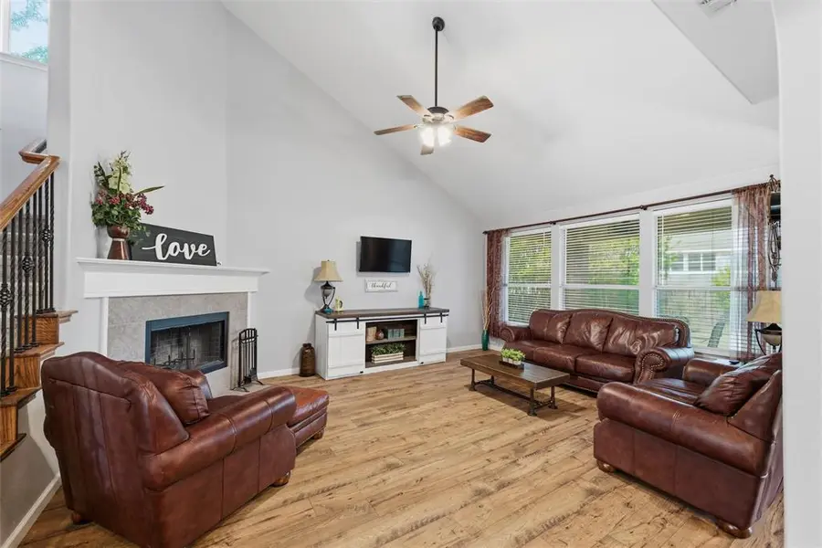 1121 Linden Drive, Burleson, TX 76028