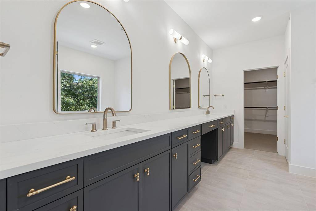 452 Waters Edge Drive #823, Hickory Creek, TX 75065