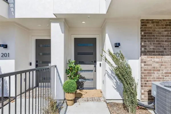 13900 Noel Road #203, Dallas, TX 75240