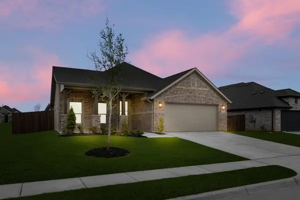 1009 Stonehaven Lane, Crowley, TX 76036