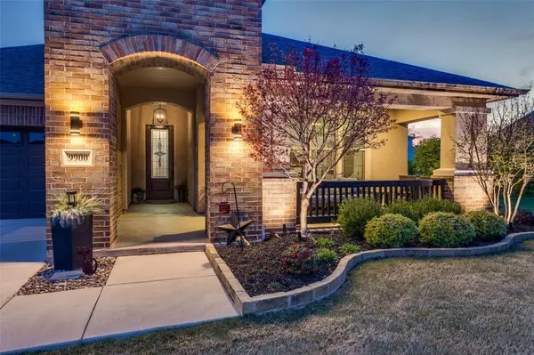 9900 Silver Rock Way, Denton, TX 76207