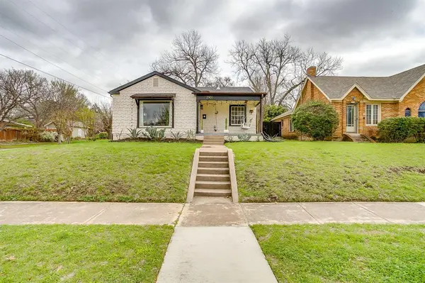2901 Willing Avenue, Fort Worth, TX 76110