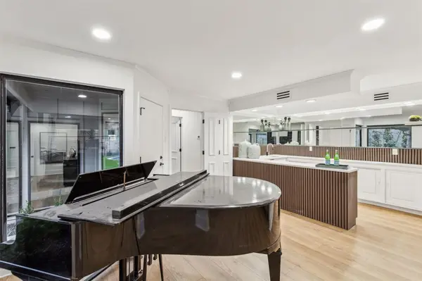 7420 Royal Lane, Dallas, TX 75230