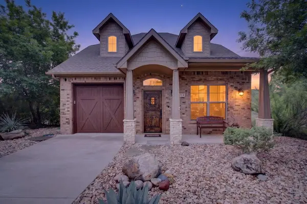 8714 Fullerton Drive, Cleburne, TX 76033