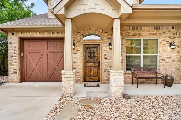 8714 Fullerton Drive, Cleburne, TX 76033