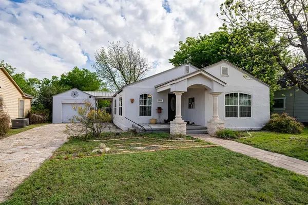 1004 N 7th Street, Ballinger, TX 76821