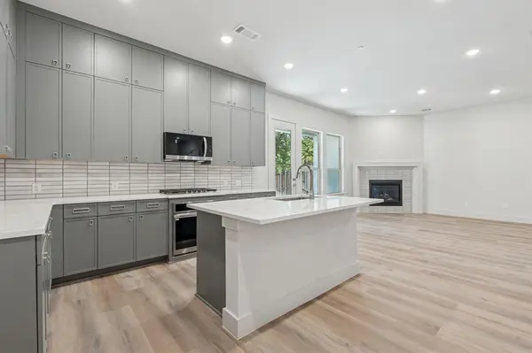 126 Bridgewater Way #38, Hickory Creek, TX 75065