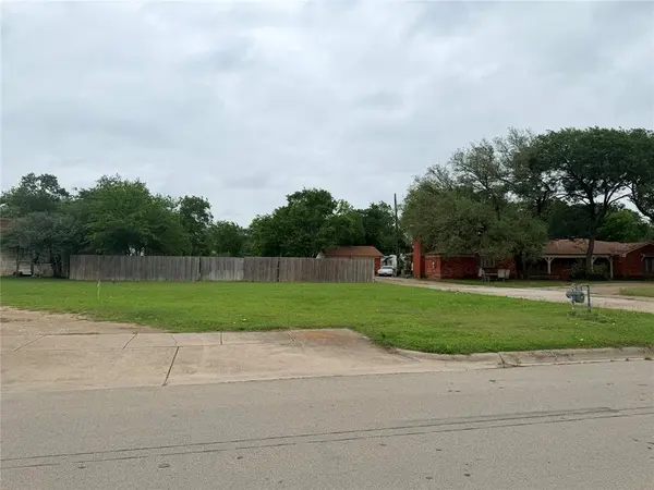 5633 Oak Grove Road N, Fort Worth, TX 76134