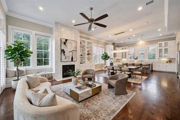 520 S Pearl Expressway S, Dallas, TX 75201