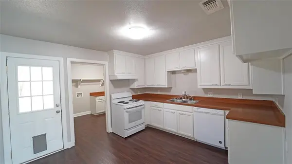 313 E Columbia Street, Weatherford, TX 76086