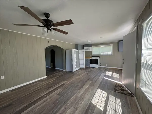 202 W Tarrant Street, Cumby, TX 75433