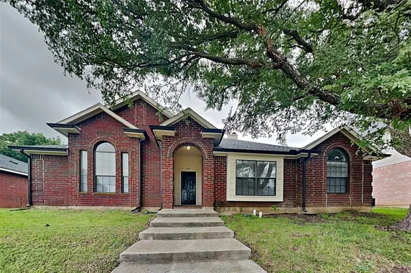 1012 Silent Drive, Arlington, TX 76017