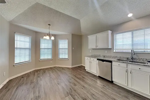 1012 Silent Drive, Arlington, TX 76017