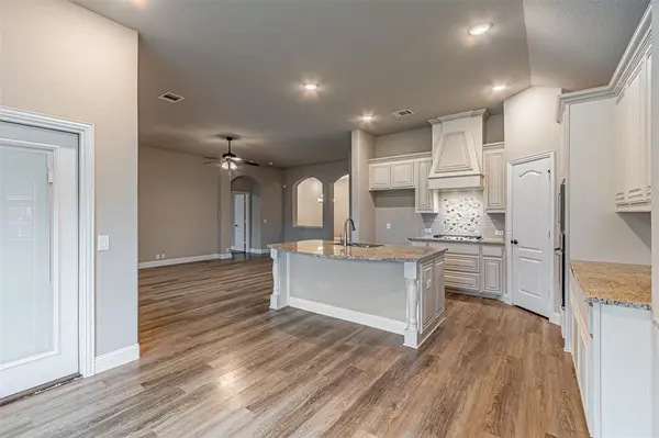 1965 Silverleaf Drive, Glenn Heights, TX 75154