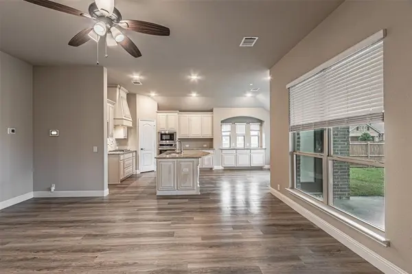 1965 Silverleaf Drive, Glenn Heights, TX 75154