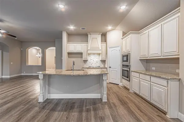 1965 Silverleaf Drive, Glenn Heights, TX 75154