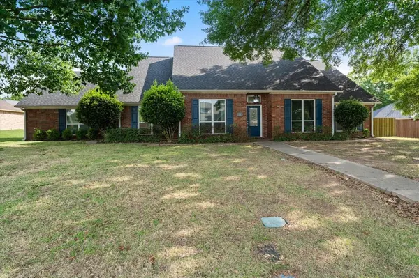 216 TURNBERRY, Mount Pleasant, TX 75455