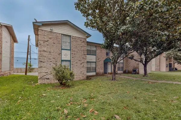 8024 Cambridge Circle #A, White Settlement, TX 76108