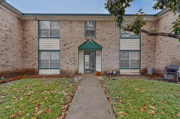 8024 Cambridge Circle #A, White Settlement, TX 76108