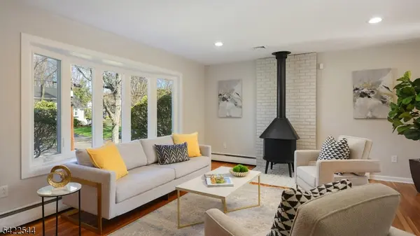 407 Cayuga Way, Westfield Town, NJ 07090