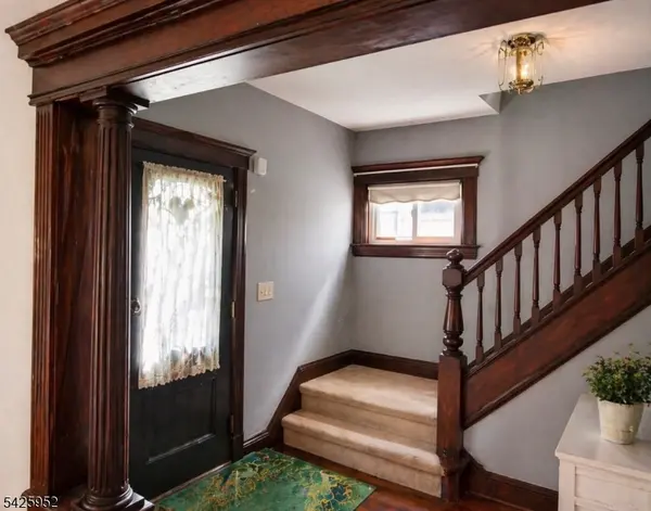 55 W Clay Ave, Roselle Park Boro, NJ 07204