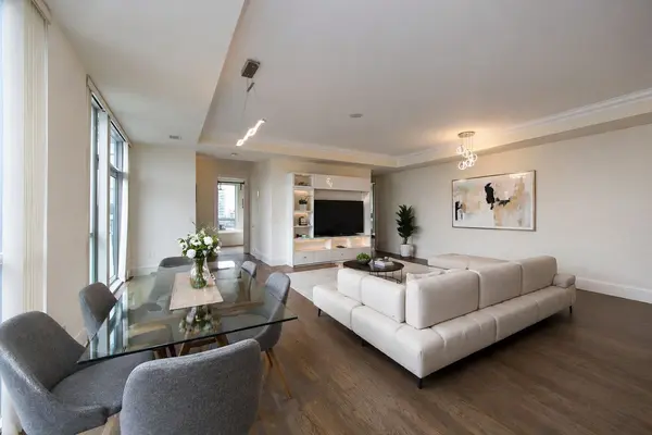 70 Roehampton AVE #2614, Toronto C10, ON M4P 1R2