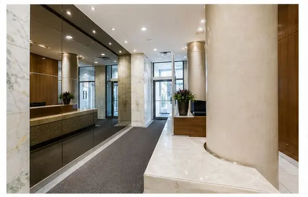 736 Spadina AVE #207, Toronto C01, ON M5S 2J2