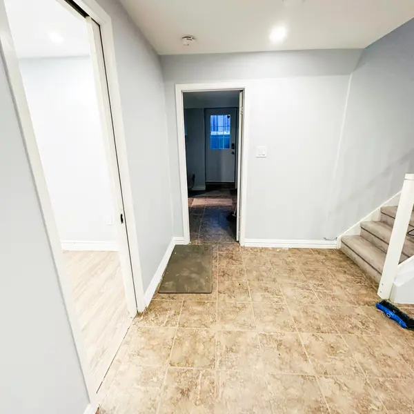 41 Coomer CRES, Ajax, ON L1T 3C7