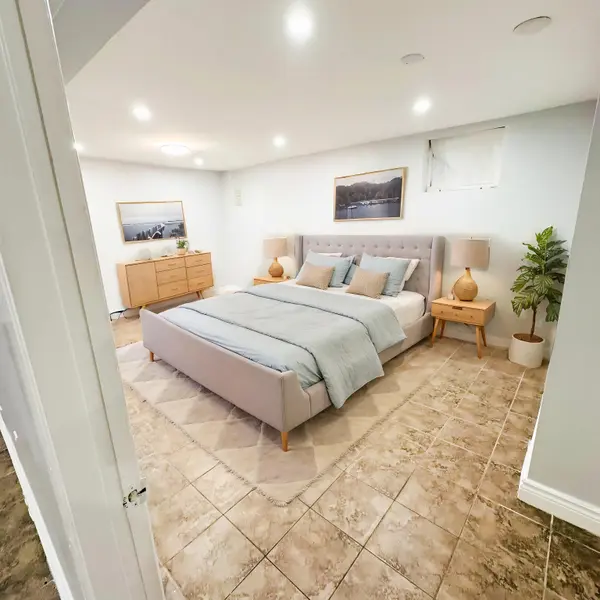 41 Coomer CRES, Ajax, ON L1T 3C7