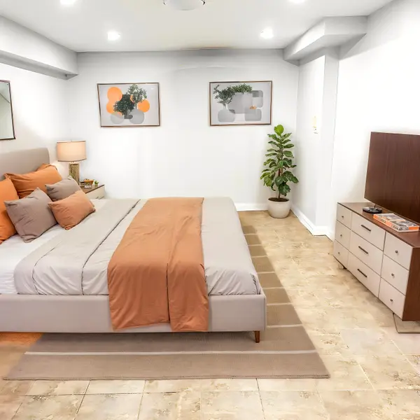 41 Coomer CRES, Ajax, ON L1T 3C7