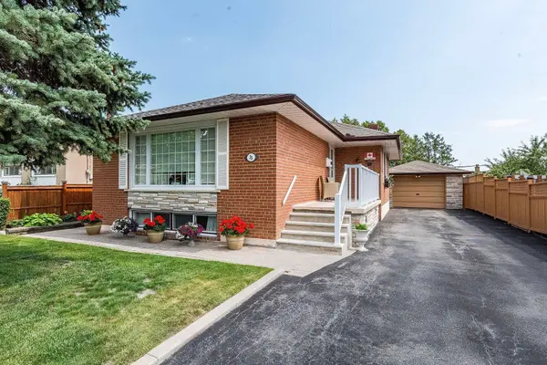 33 Bradstock RD, Toronto W05, ON M9M 1M9