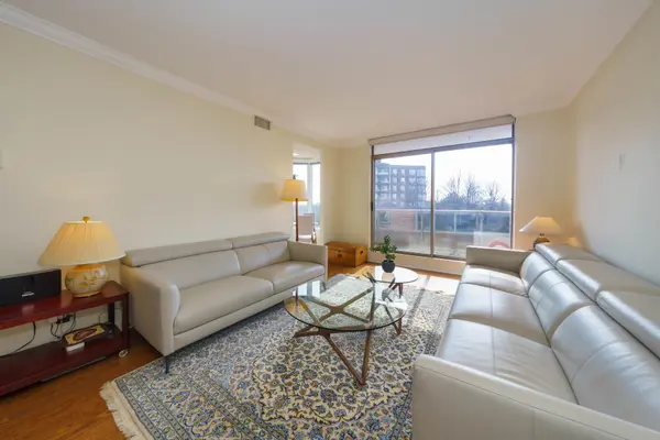 1905 Pilgrims WAY #506, Oakville, ON L6M 2X2