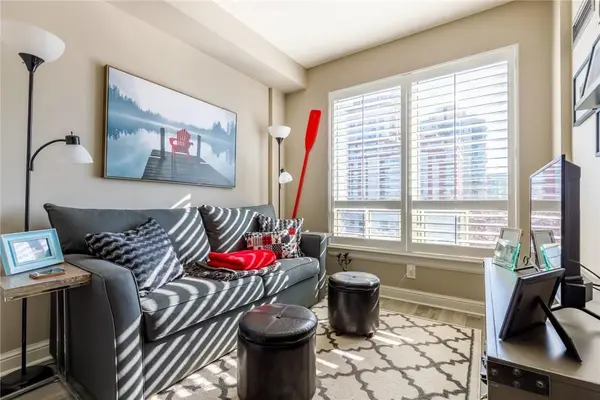 430 PEARL ST #408, Burlington, ON L7R 4J8